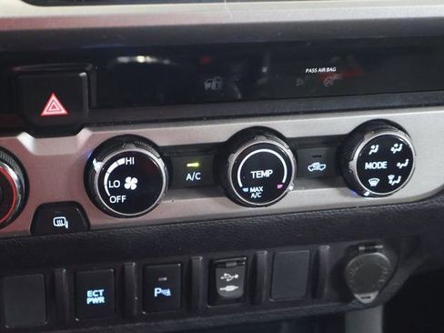 Used 2018 Toyota Tacoma SR5 image 20