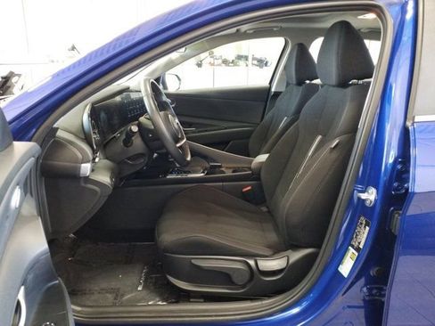 Certified 2025 Hyundai Elantra SEL w/ Cargo Package image 12