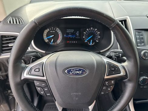 Used 2015 Ford Edge SEL image 31