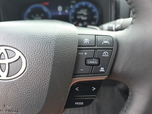 Used 2025 Toyota Camry XSE image 18