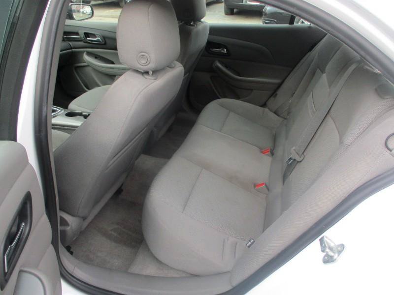 Used 2013 Chevrolet Malibu LS w/ Protection Package FWD image 9