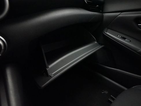 Used 2025 Nissan Sentra SV FWD image 29