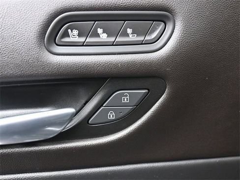 Used 2023 Cadillac Escalade Premium Luxury w/ Performance Package image 21