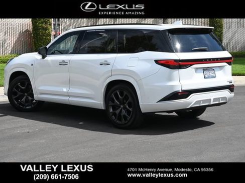 Used 2025 Lexus TX 500h AWD w/ Technology Package image 4