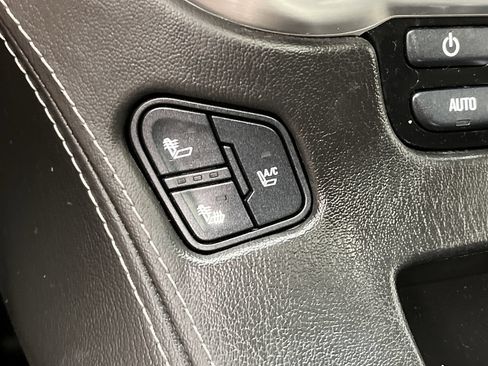 Used 2016 GMC Yukon XL SLT AWD/4WD image 24