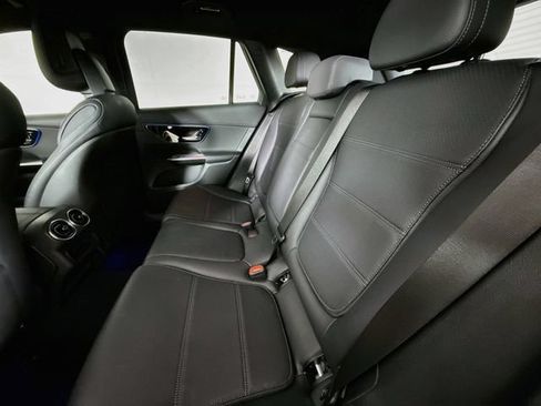 Used 2024 Mercedes-Benz GLC 300 image 24