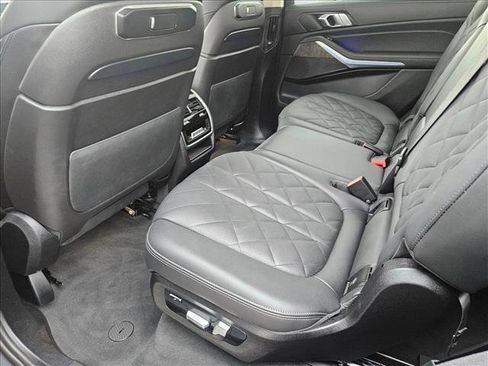 Certified 2024 BMW X7 xDrive40i image 19