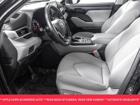 Used 2022 Toyota Highlander LE AWD/4WD image 7
