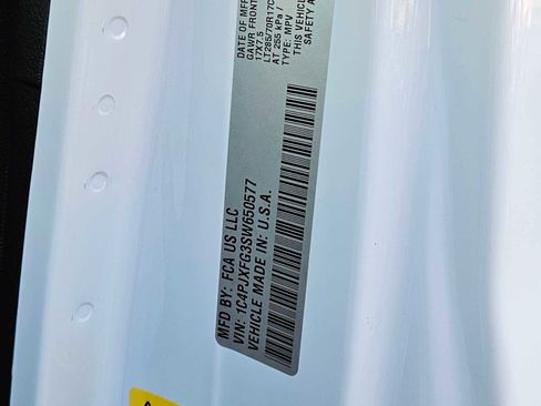 Used 2025 Jeep Wrangler Unlimited Rubicon w/ Technology Group image 24