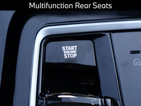 Certified 2025 BMW 760i xDrive image 34