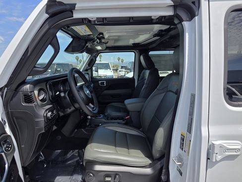 New 2026 Jeep Gladiator Mojave AWD/4WD image 11