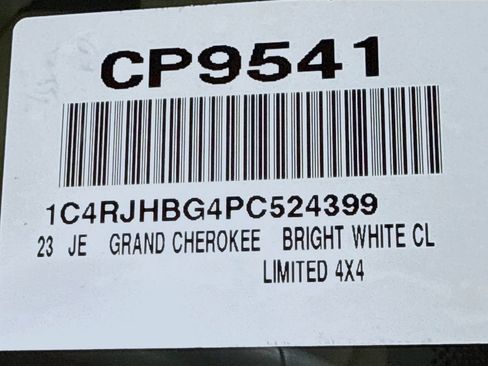 Used 2023 Jeep Grand Cherokee Limited w/ Luxury Tech Group II AWD/4WD image 37