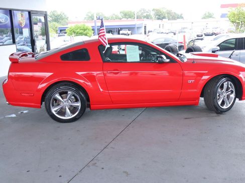 Used 2008 Ford Mustang GT RWD image 4