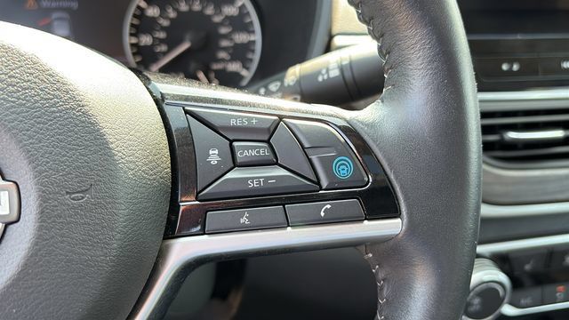 Certified 2023 Nissan Altima 2.5 SV w/ SV Premium Package AWD/4WD image 13