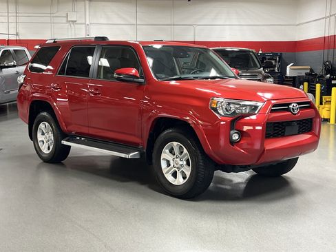 Used 2024 Toyota 4Runner SR5 Premium w/ Moonroof Package image 2