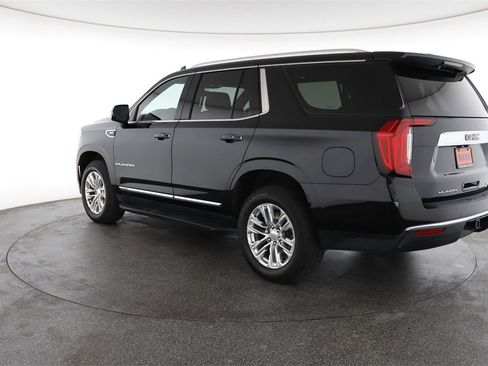 Used 2022 GMC Yukon SLT w/ SLT Premium Package image 9