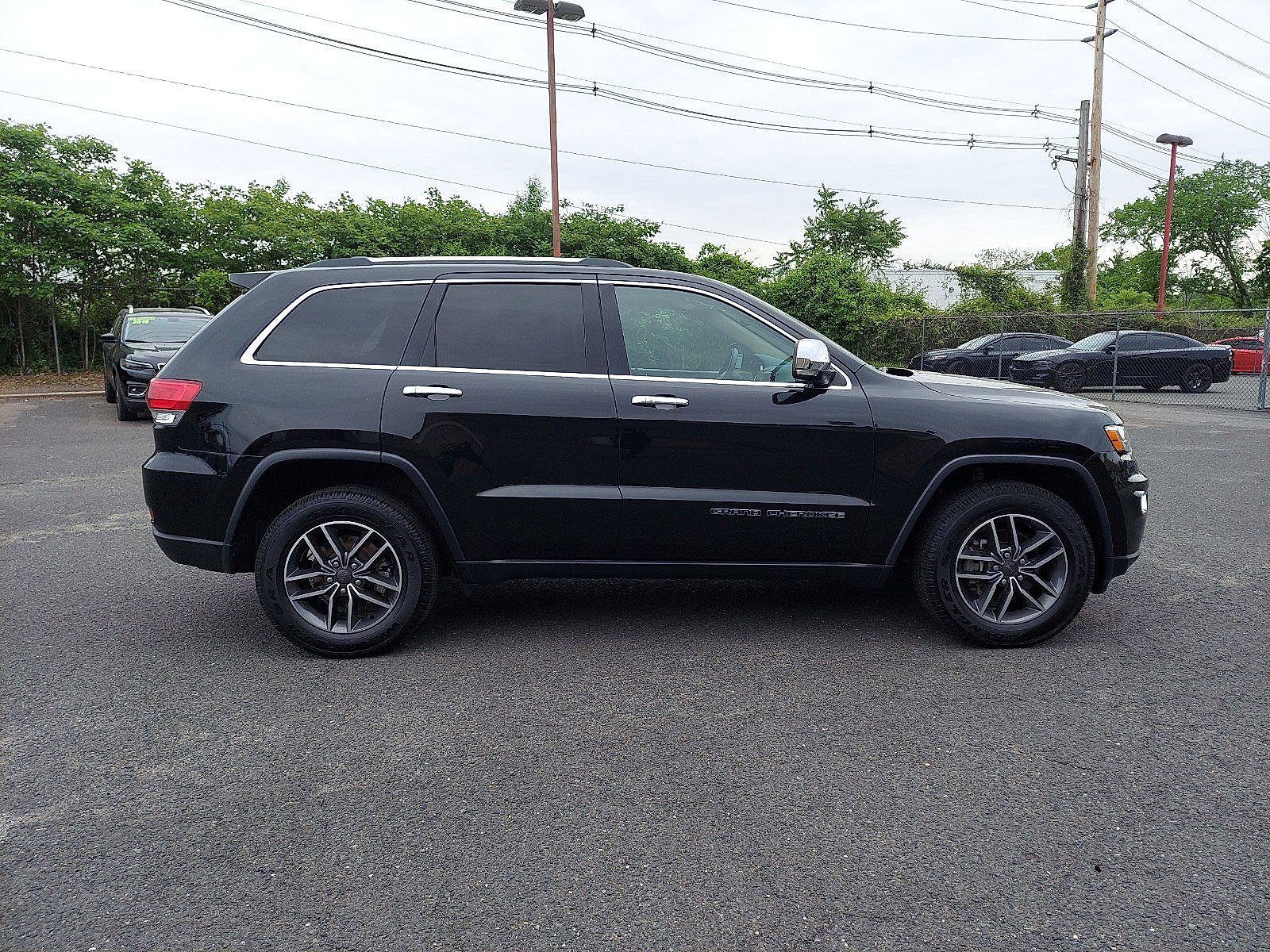 Used 2019 Jeep Grand Cherokee Limited AWD/4WD image 7