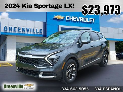Used 2024 Kia Sportage LX image 1