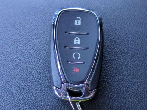 Used 2025 Chevrolet Trax LT FWD image 30