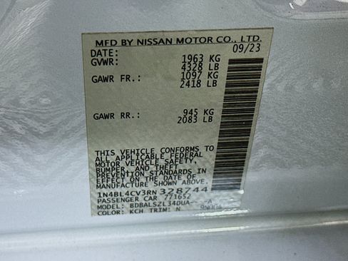 Used 2024 Nissan Altima 2.5 SR FWD image 12