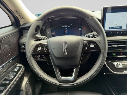 Used 2024 Lincoln Corsair FWD image 11