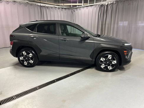 Used 2025 Hyundai Kona SEL FWD image 8