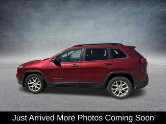 Used 2017 Jeep Cherokee Sport video 2