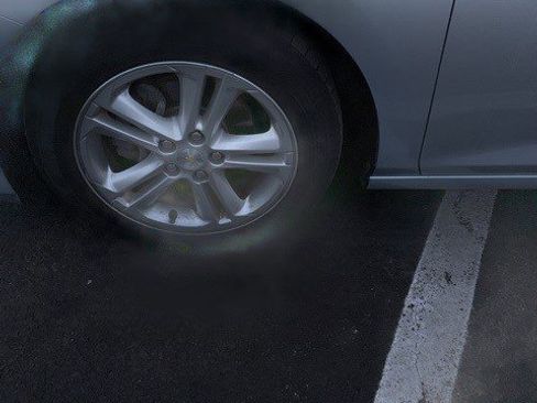 Used 2017 Chevrolet Cruze LT image 10