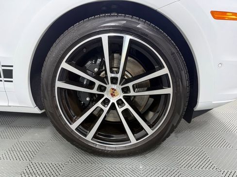 Certified 2025 Porsche Cayenne GTS AWD/4WD image 14