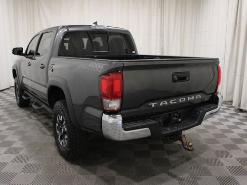 Used 2017 Toyota Tacoma TRD Off-Road w/ Tow Package (A/T) AWD/4WD image 30