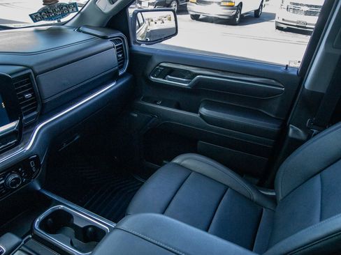 Used 2024 Chevrolet Silverado 1500 LTZ image 15