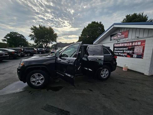 Used 2016 Jeep Grand Cherokee Laredo w/ Quick Order Package 23E AWD/4WD image 24