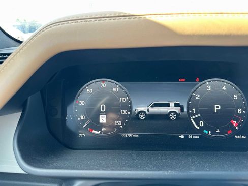 Used 2025 Land Rover Defender 110 X-Dynamic SE image 22