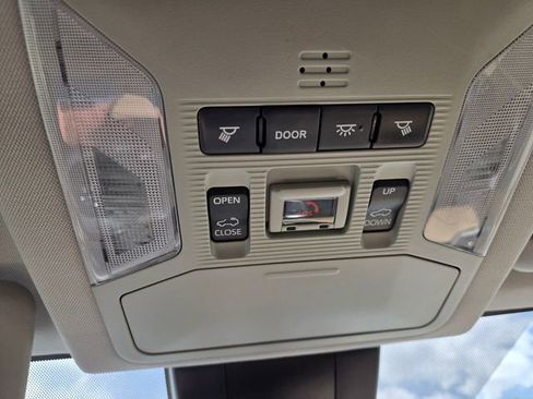 Used 2020 Toyota RAV4 XLE Premium FWD image 33