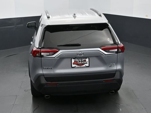 Used 2025 Toyota RAV4 XLE image 31