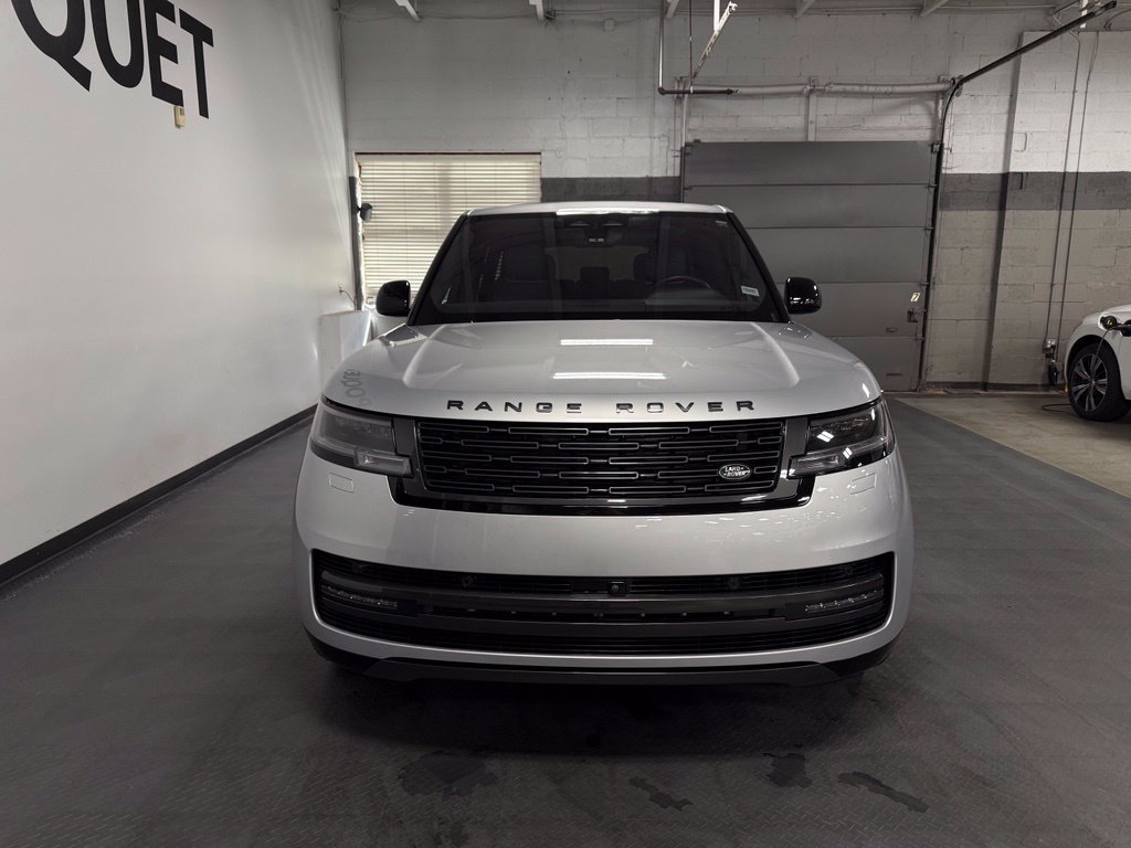 Used 2023 Land Rover Range Rover SE AWD/4WD image 3