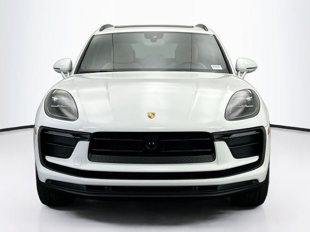 Used 2026 Porsche Macan AWD/4WD image 10