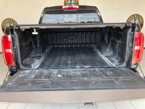 Used 2022 Chevrolet Colorado Z71 w/ Z71 Midnight Edition AWD/4WD image 23