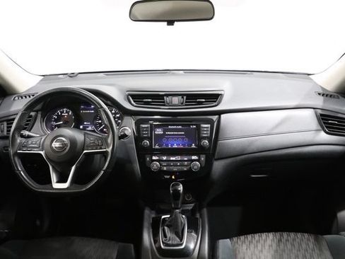 Used 2018 Nissan Rogue SV AWD/4WD image 12