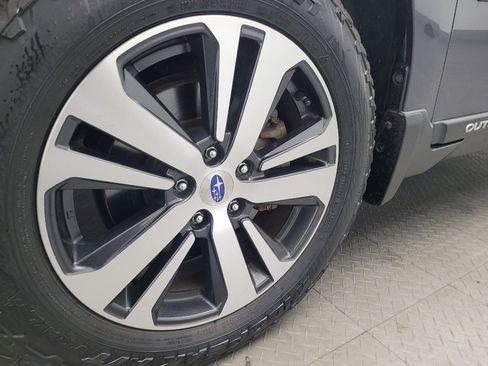 Used 2019 Subaru Outback 3.6R Limited image 31