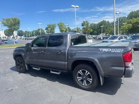 Used 2017 Toyota Tacoma SR AWD/4WD image 7