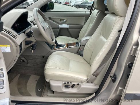 Used 2004 Volvo XC90 2.5T AWD/4WD image 9