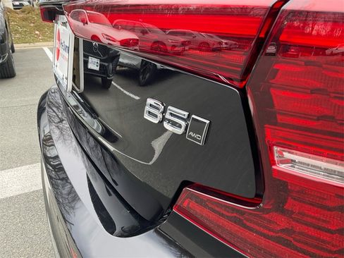 Certified 2025 Volvo S60 B5 Plus image 17