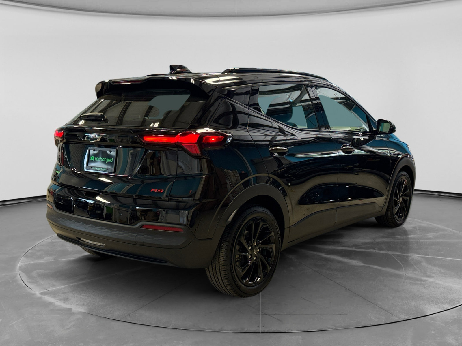 Used 2027 Chevrolet Bolt RS FWD image 3