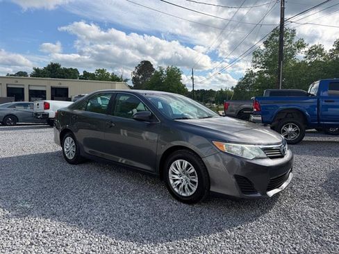 Used 2014 Toyota Camry FWD image 8