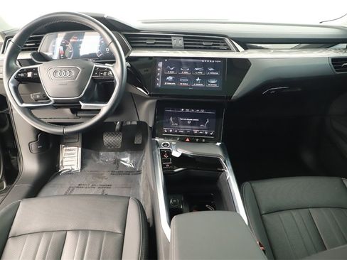 Certified 2024 Audi Q8 e-tron Premium Plus image 18