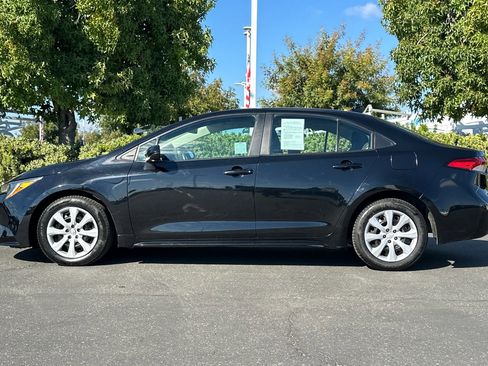 Used 2023 Toyota Corolla LE image 7