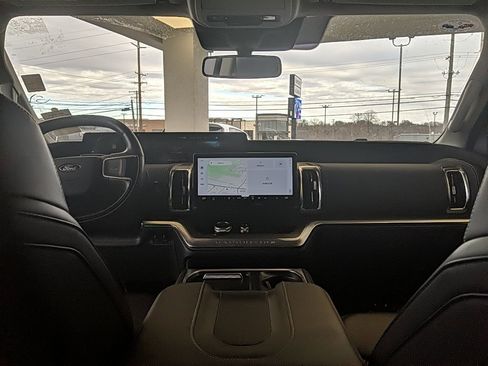 Used 2025 Ford Expedition Max Platinum image 18