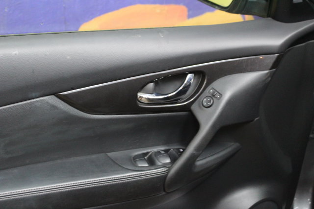 Used 2020 Nissan Rogue S AWD/4WD image 12