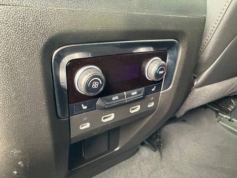 Used 2024 Chevrolet Tahoe High Country AWD/4WD image 20